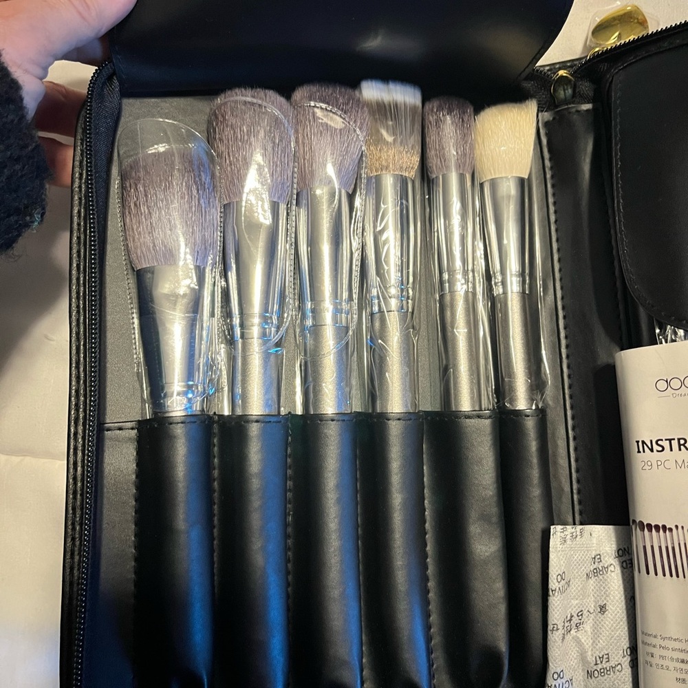 Docolor Professional Makeup Brush Set with Case - Picture 4 of 5